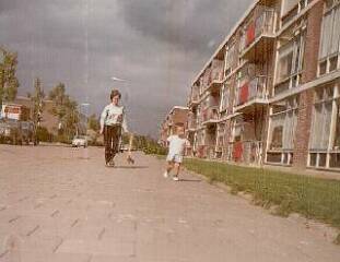 Mamma en Nienke in de Hollandsestraat